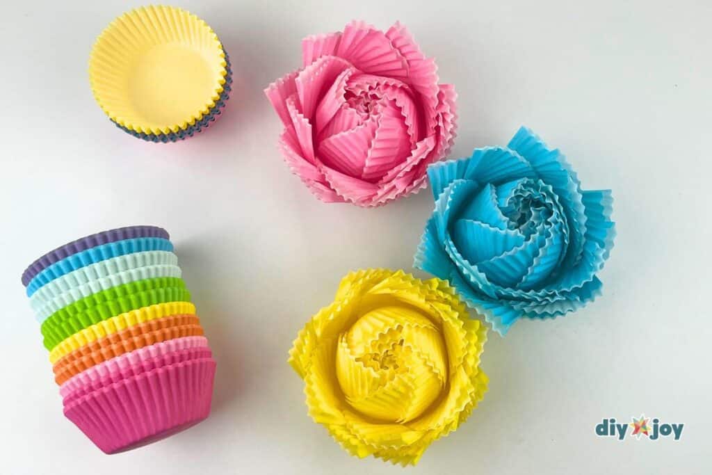 paper flowers diy using cupcake liners