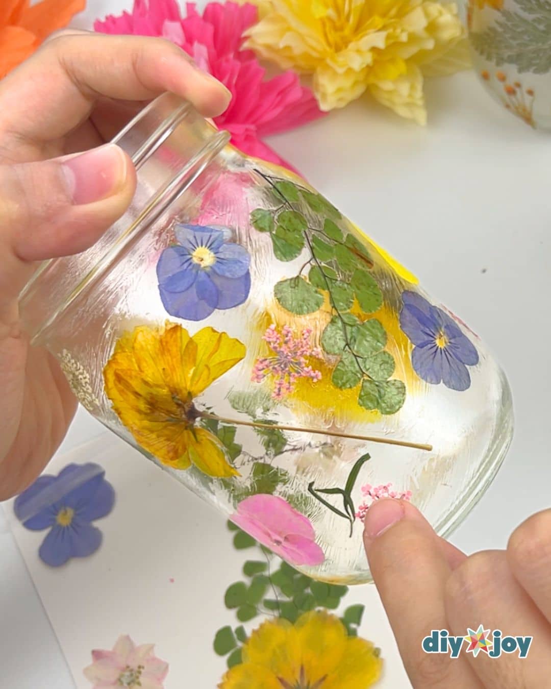 cute diy crafts - pressed flowers