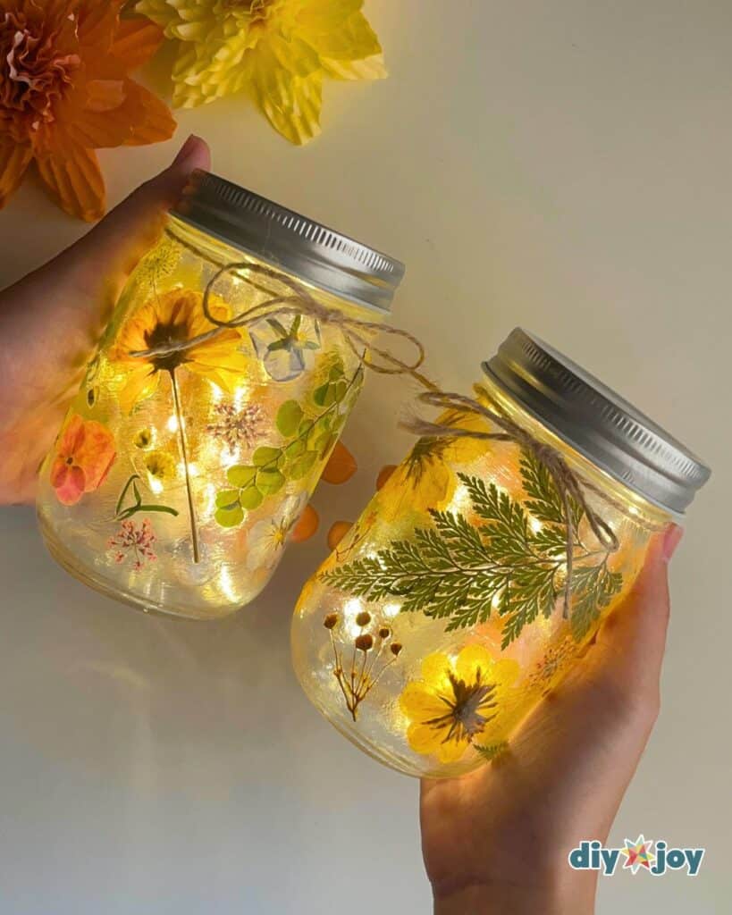 cute diy gifts - mason jars with flowers