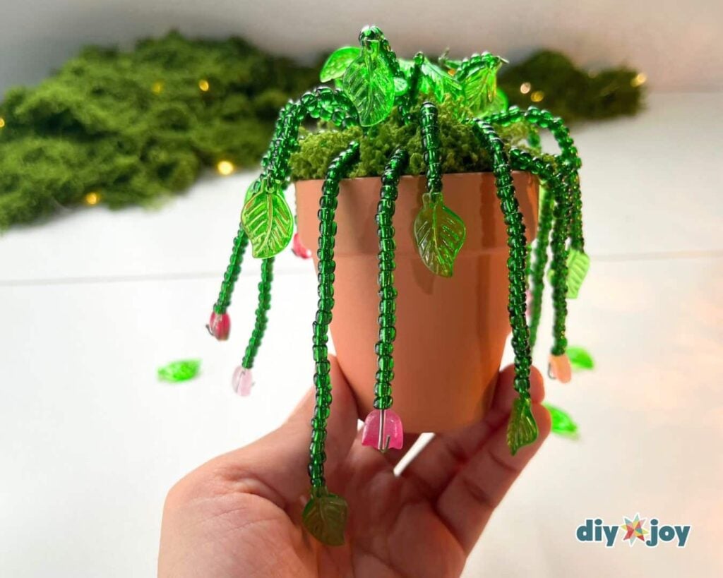 DIY tiny beaded plant for desk