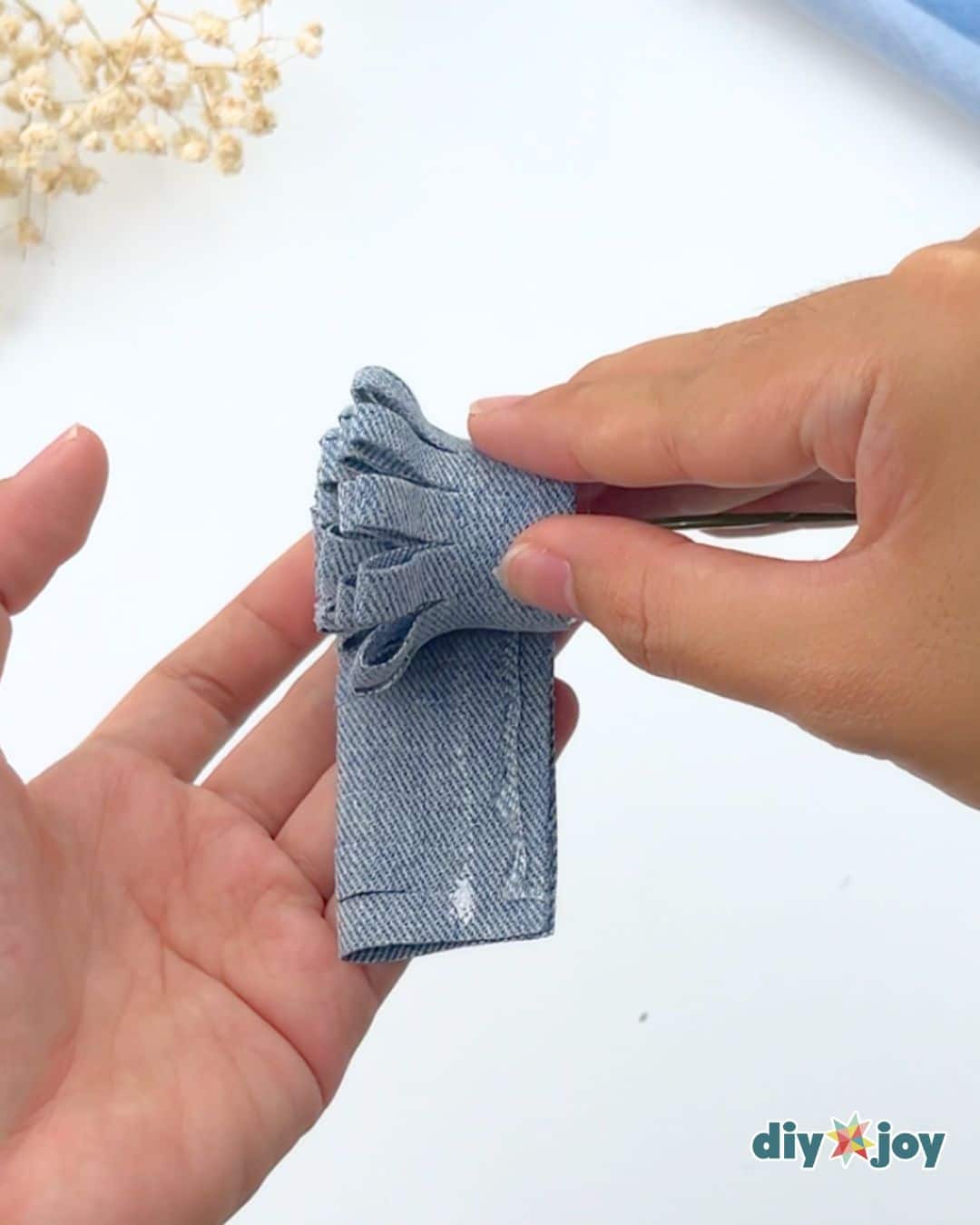 how to make denim flowers from scrap denim
