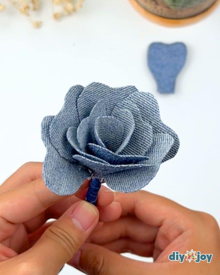 How To Make Denim Roses - DIY Denim Crafts - DIY Joy