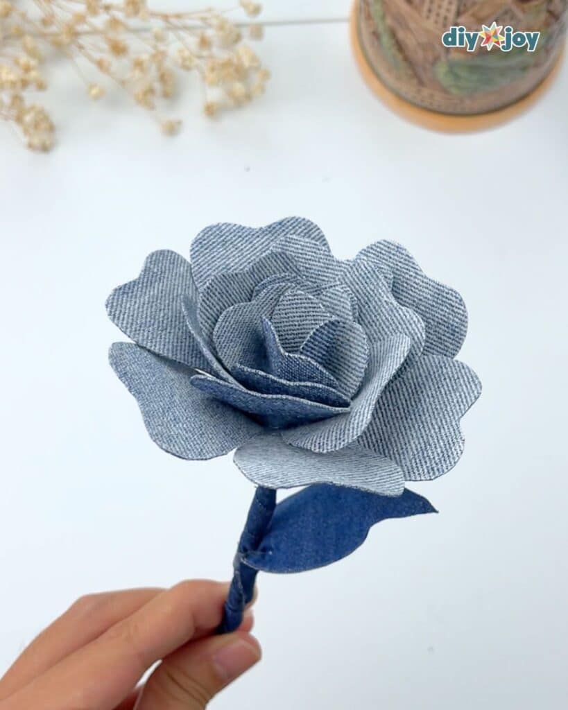 How To Make Denim Roses - DIY Denim Crafts - DIY Joy