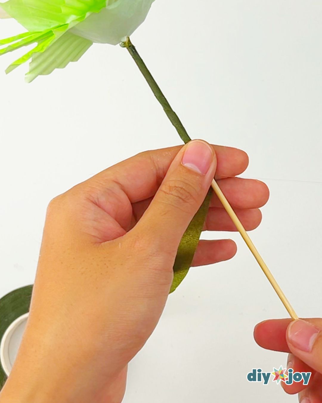 how to make flowers using cupcake liners