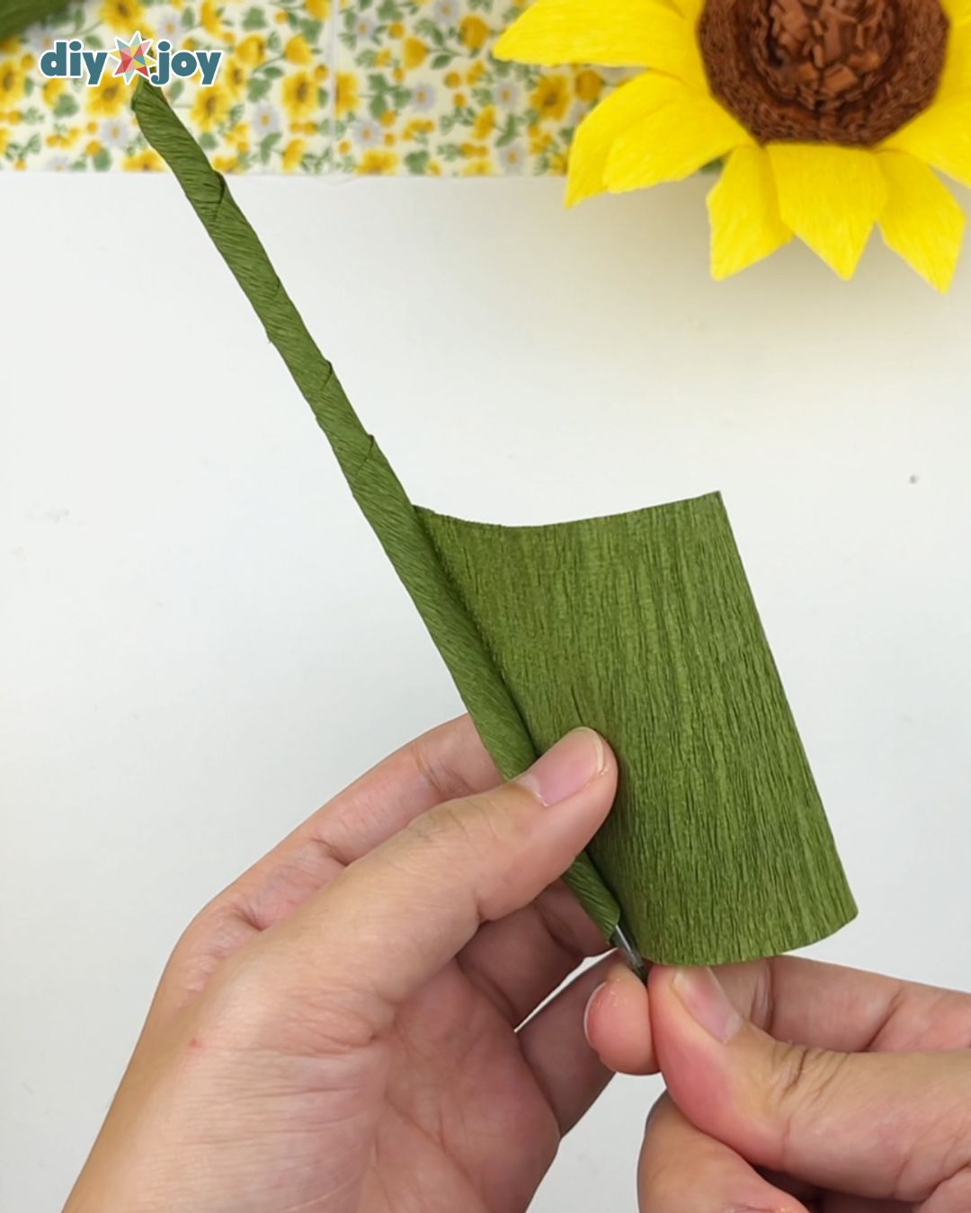 how to make realistic sunflower from crepe paper