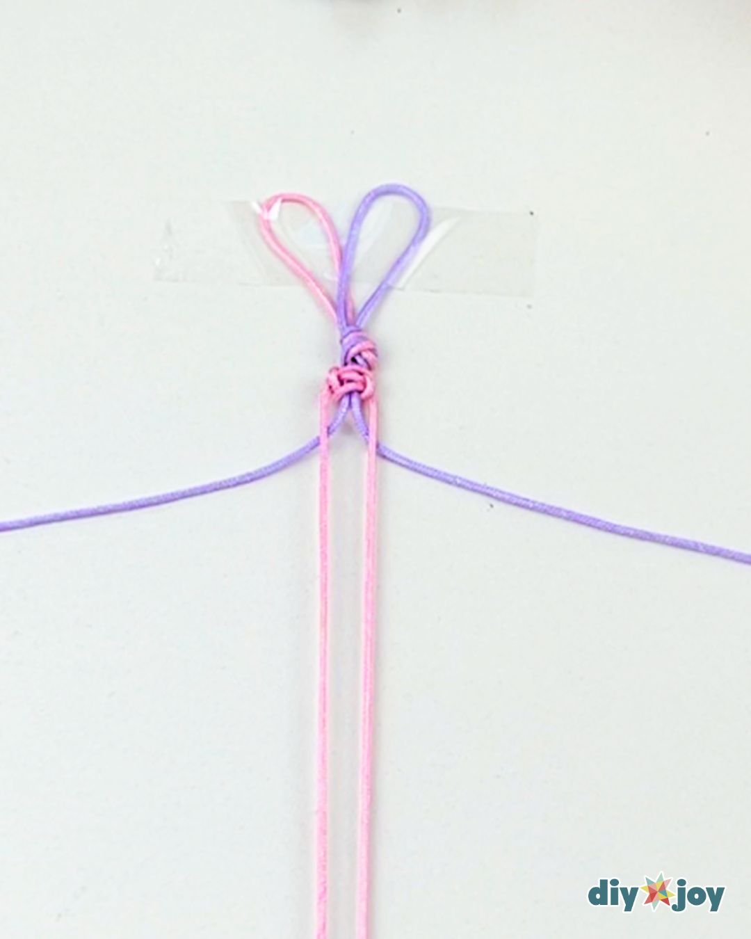 make easy macrame bracelet