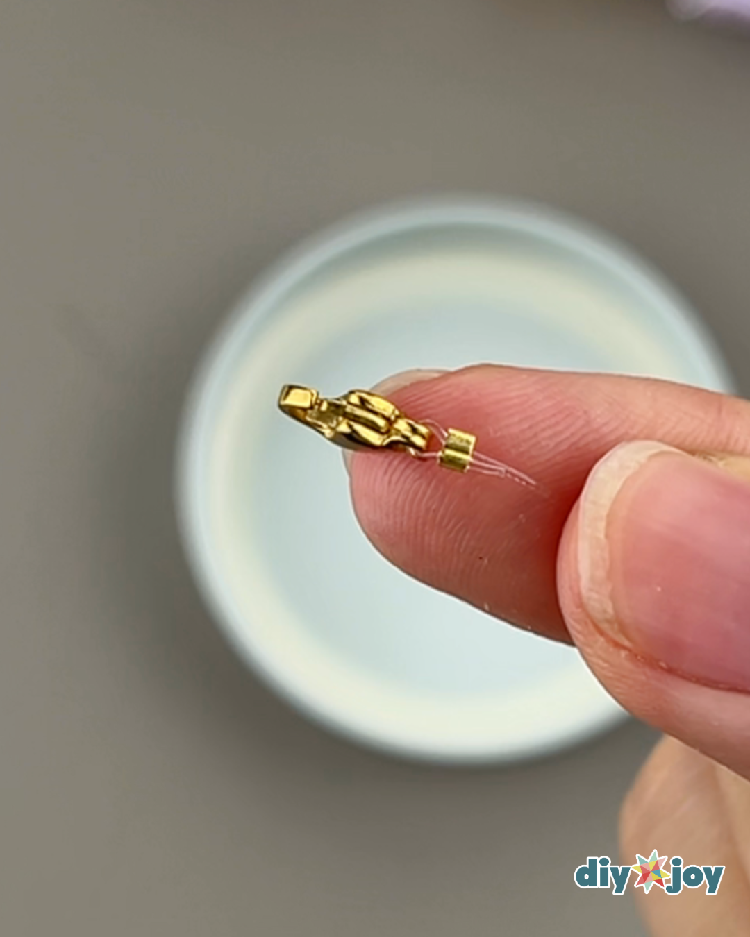 how to add a lobster clasp