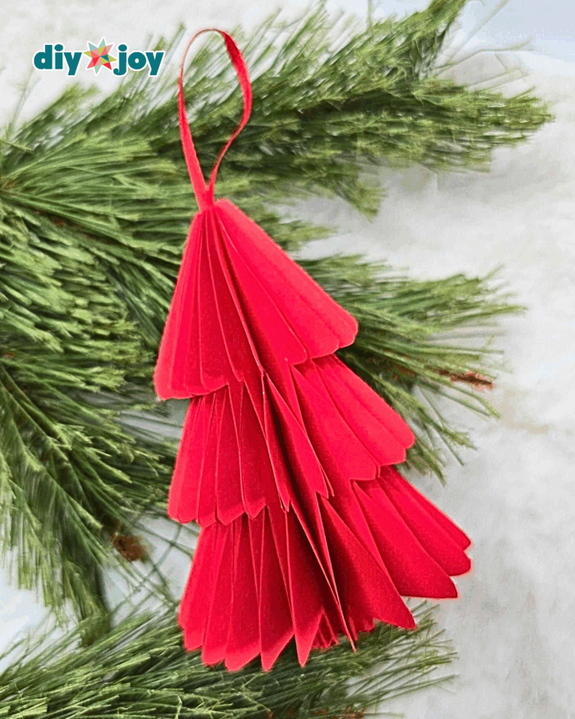 Cute DIY Paper Tree That’s Perfect for Christmas Eve