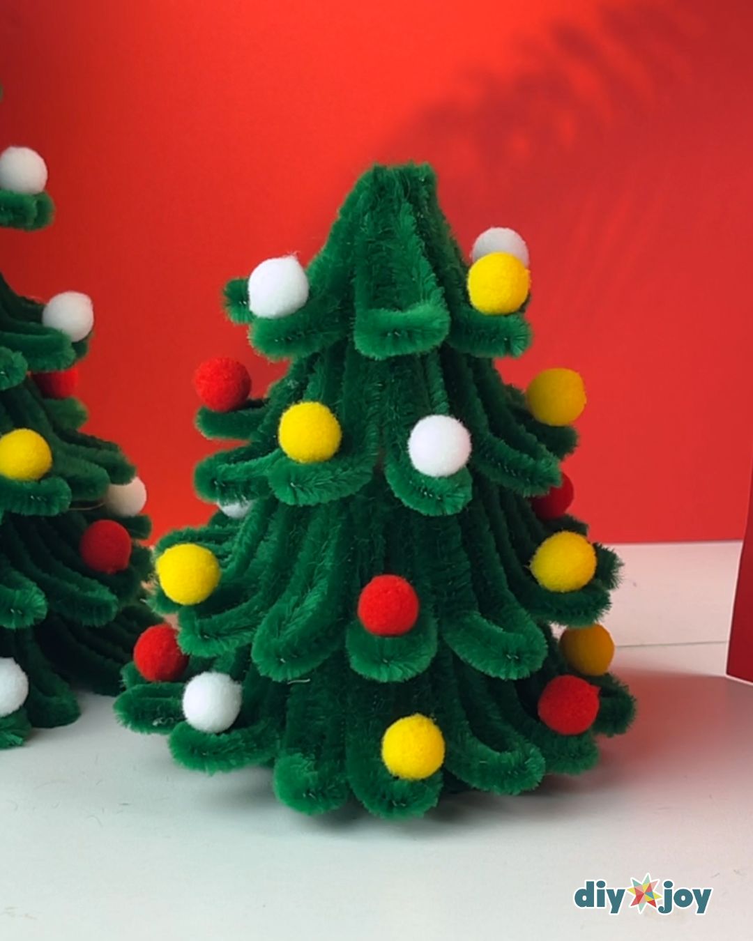 how to make pipe cleaner Christmas tree