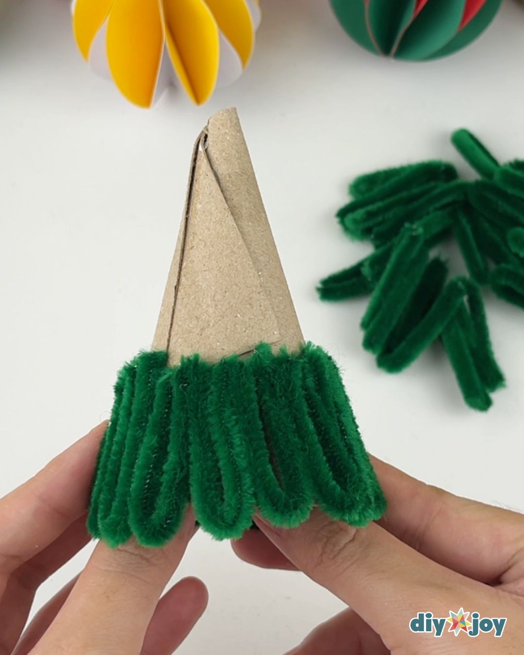 pipe cleaner tree ornament