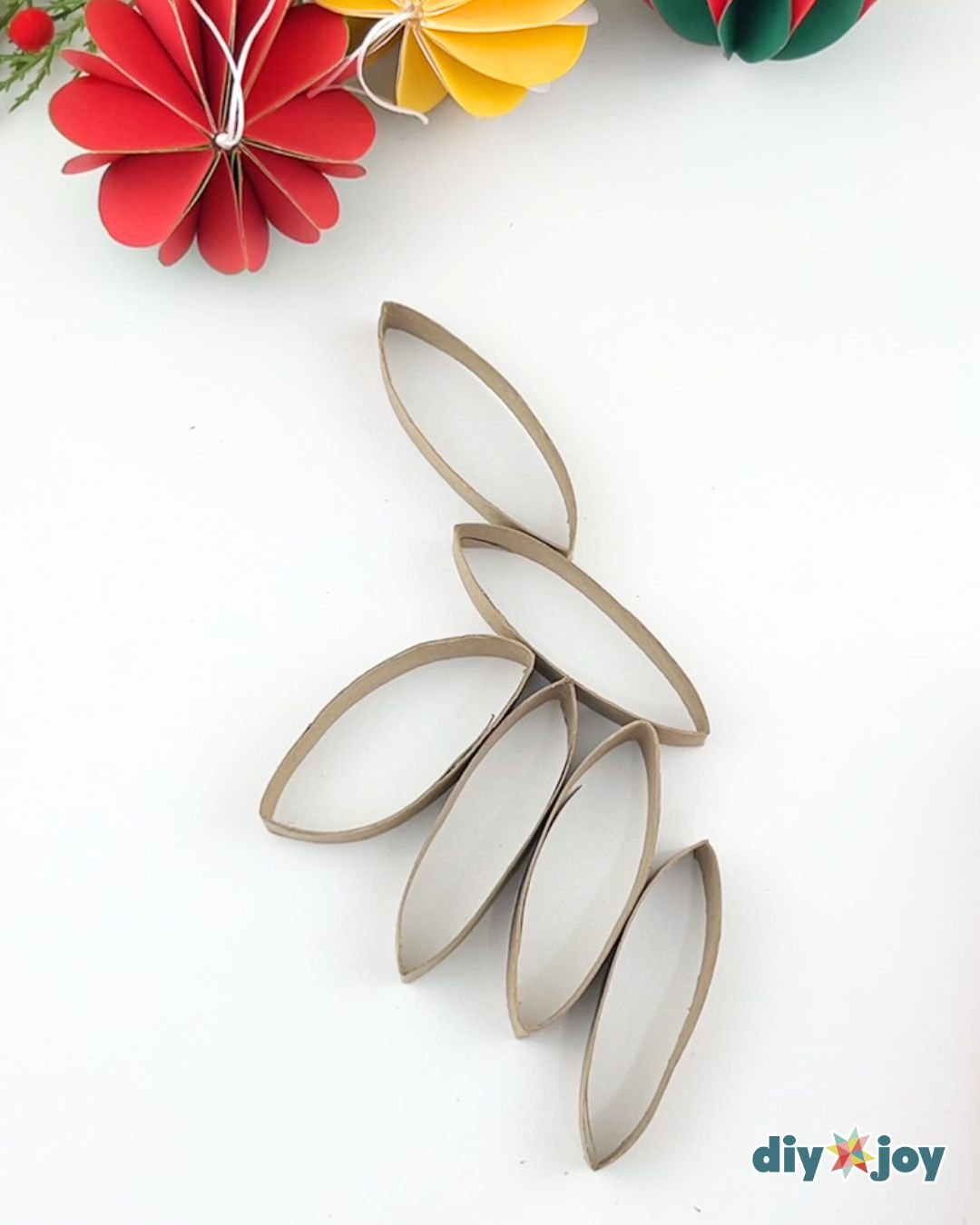 Paper roll Christmas craft