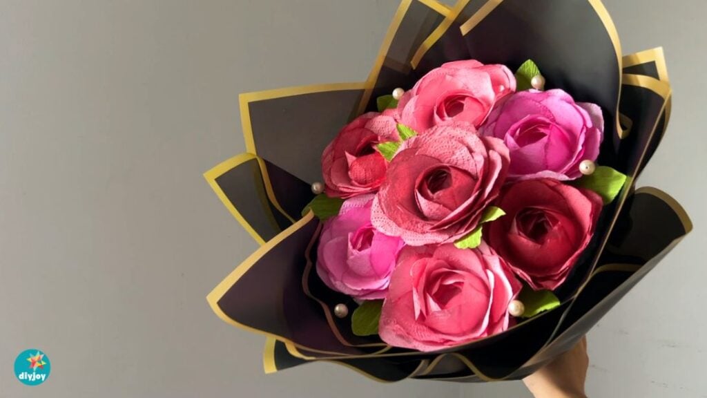 Paper flower bouquet with paper towel tutorial