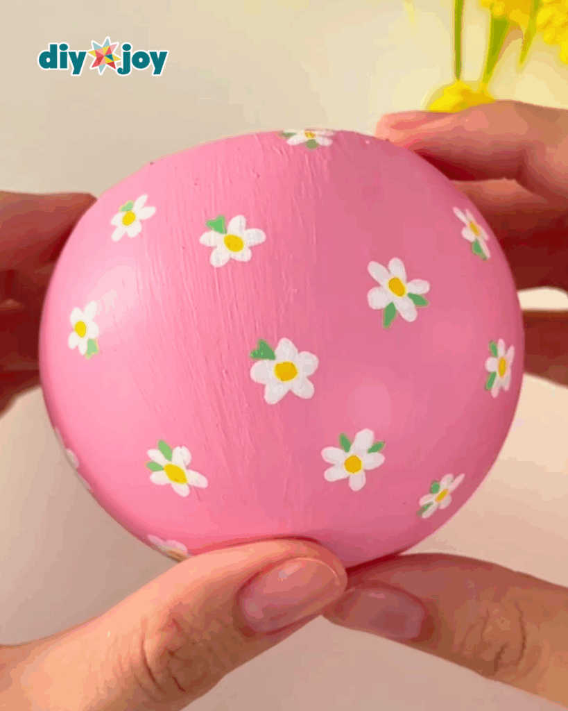DIY Light Bulb Mini Planter Ideas