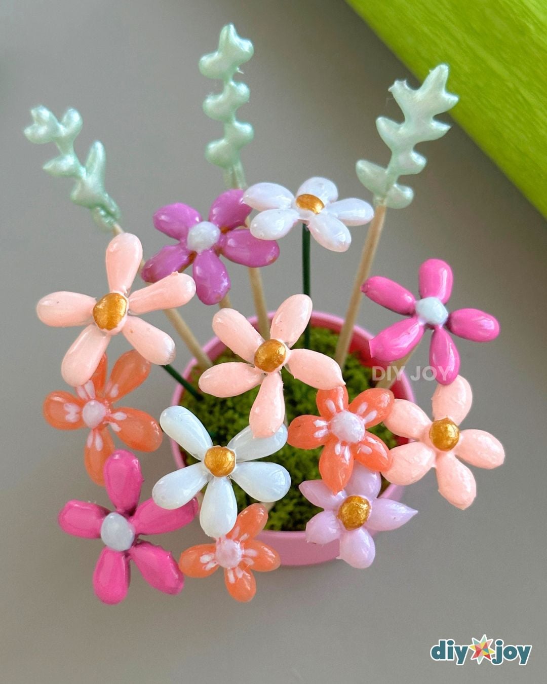 How to make hot glue flowers