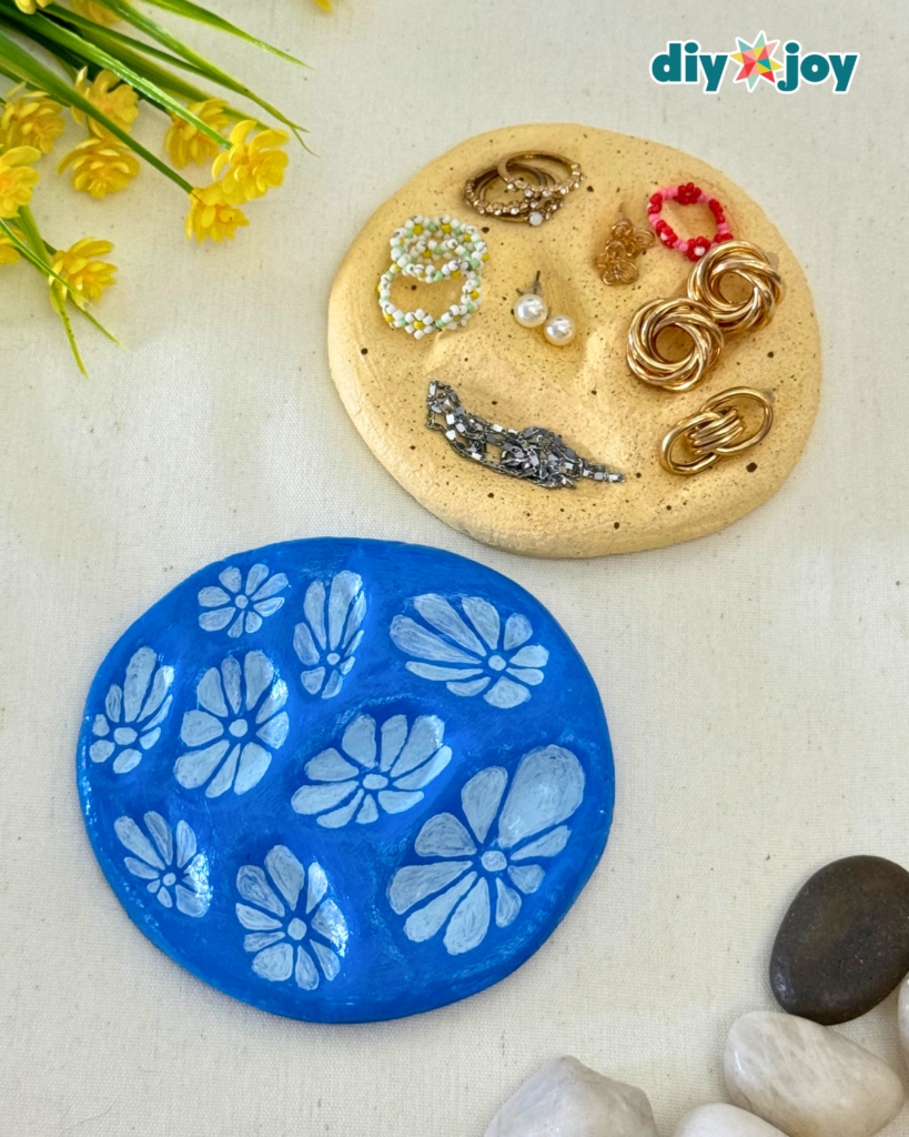Pebble Design Jewelry Holder