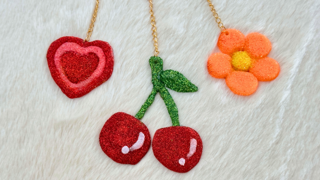 Easy DIY Keychain Using Only Hot Glue Gun