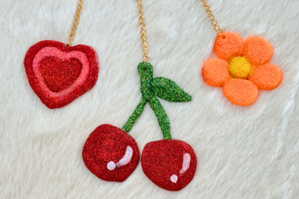 Easy DIY Keychain Using Only Hot Glue Gun