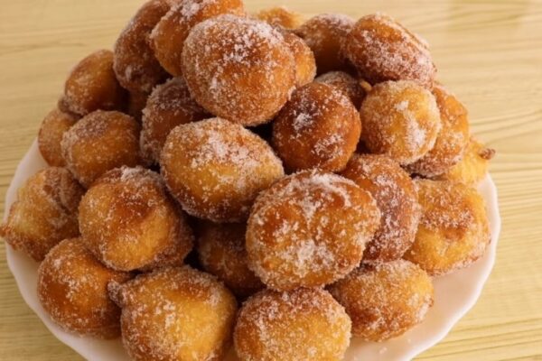 10-Minute Donut Holes, homemade and freshly served