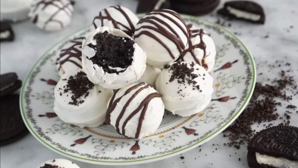 3-Ingredient No-Bake Oreo Balls, homemade and freshly served