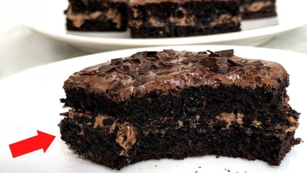 3-Ingredient No-Bake Oreo Cake, homemade and freshly served