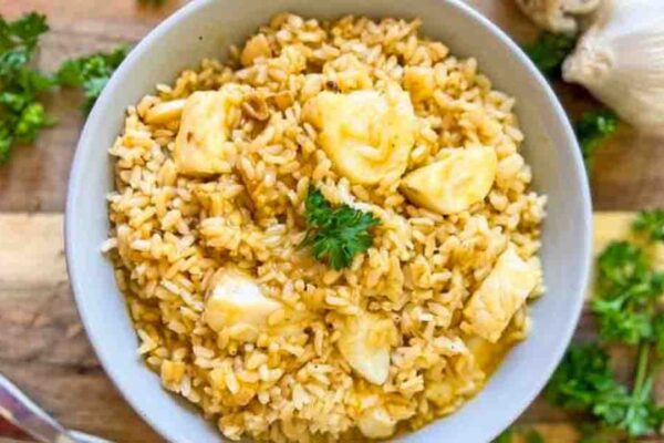 30-Minute Garlic Rice with Fish, homemade and freshly served