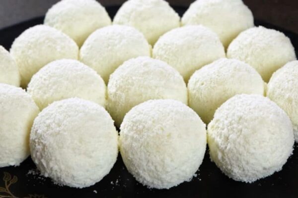 4-Ingredient Coconut Balls, homemade and freshly served