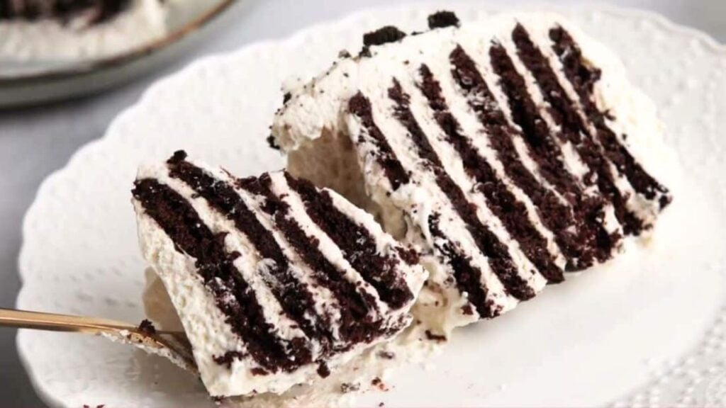 4-Ingredient Icebox Cake, homemade and freshly served