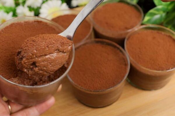 4-Ingredient Melt-In-Your-Mouth Dessert, homemade and freshly served