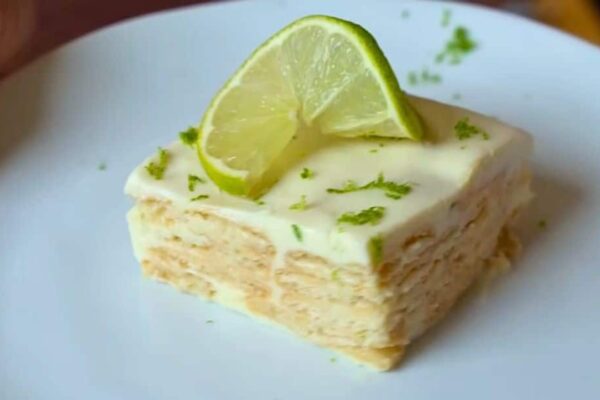 4-Ingredient No-Bake Lime Cracker Pie, homemade and freshly served