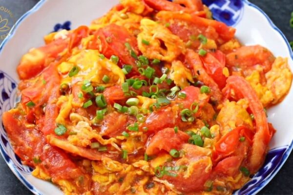 4 Minute Easy Tomato and Egg Stir Fry, homemade and freshly served