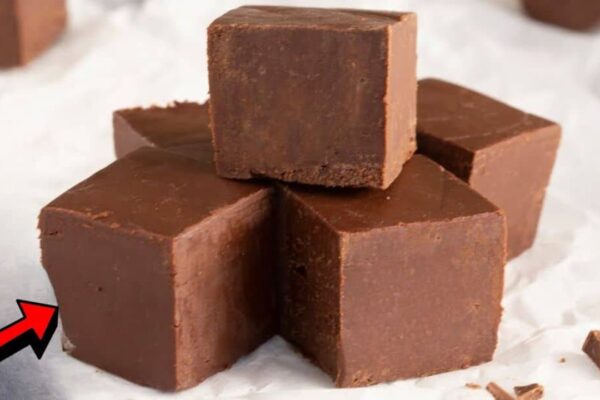 5-Ingredient Chocolate Fudge, homemade and freshly served