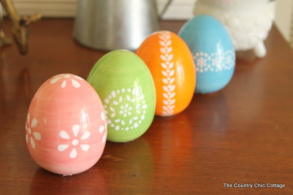 Easter egg decorating ideas — 5 minute painted easter eggs, easy egg decorating tutorial
