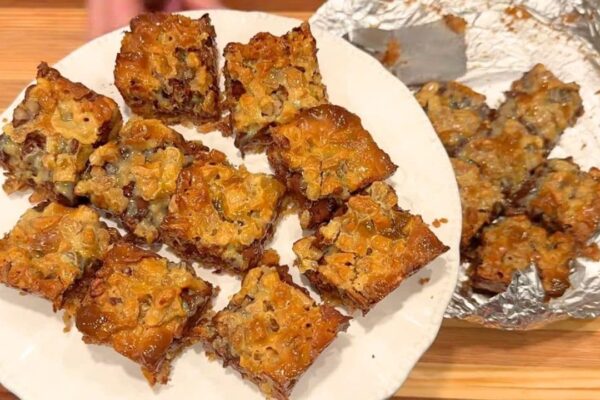6-Ingredient Hello Dollies, homemade and freshly served