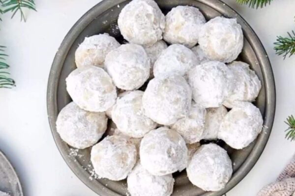 6-Ingredient Mexican Wedding Cookies, homemade and freshly served