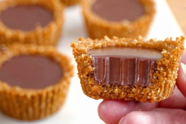 6-Ingredient No-Bake Chocolate Ganache Tart, homemade and freshly served
