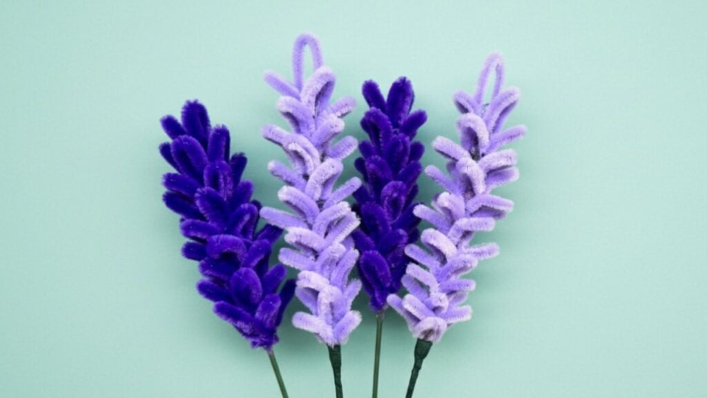Easy Pipe Cleaner Flower | DIY Lavender — easy step-by-step DIY tutorial.