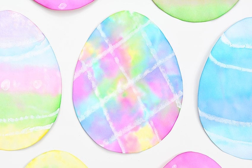 Easter egg decorating ideas — bleeding tissue paper easter eggs, easy egg decorating tutorial
