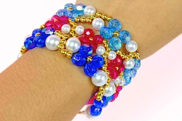 Easy Flower Bead Bracelet for Beginners — easy step-by-step DIY tutorial.