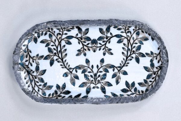 Easy DIY Air Dry Clay Jewelry Tray — easy step-by-step DIY tutorial.