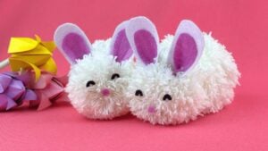 DIY Pom Pom Bunny — easy step-by-step DIY tutorial.