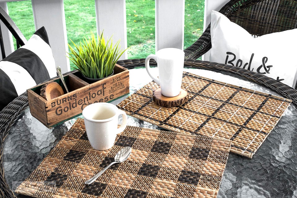 Stenciled Buffalo Plaid Placemats - DIY Napkins and Placemats Stenciled Buffalo Plaid Placemats - DIY Napkins and Placemats