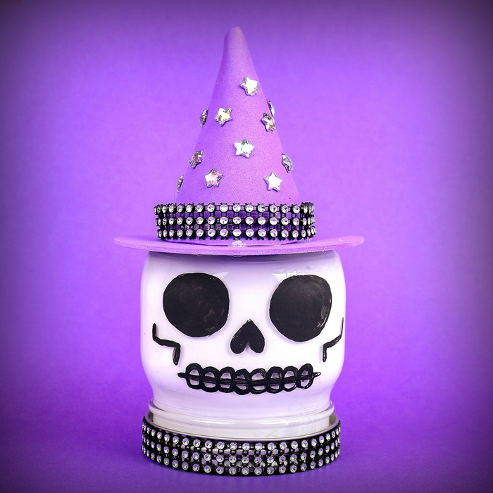 Painted Skull Mason Jar - Cheap DIY Halloween Decorations