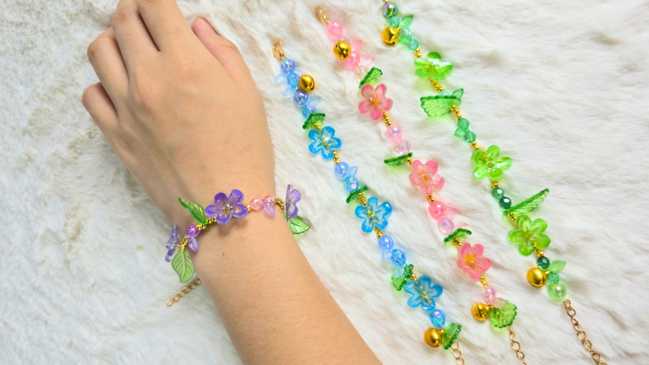 DIY Shrinky Dink Flower Bracelet DIY Shrinky Dink Flower Bracelet, Shrink plastic flowers you color yourself, bake, shrink and then string into a bracelet