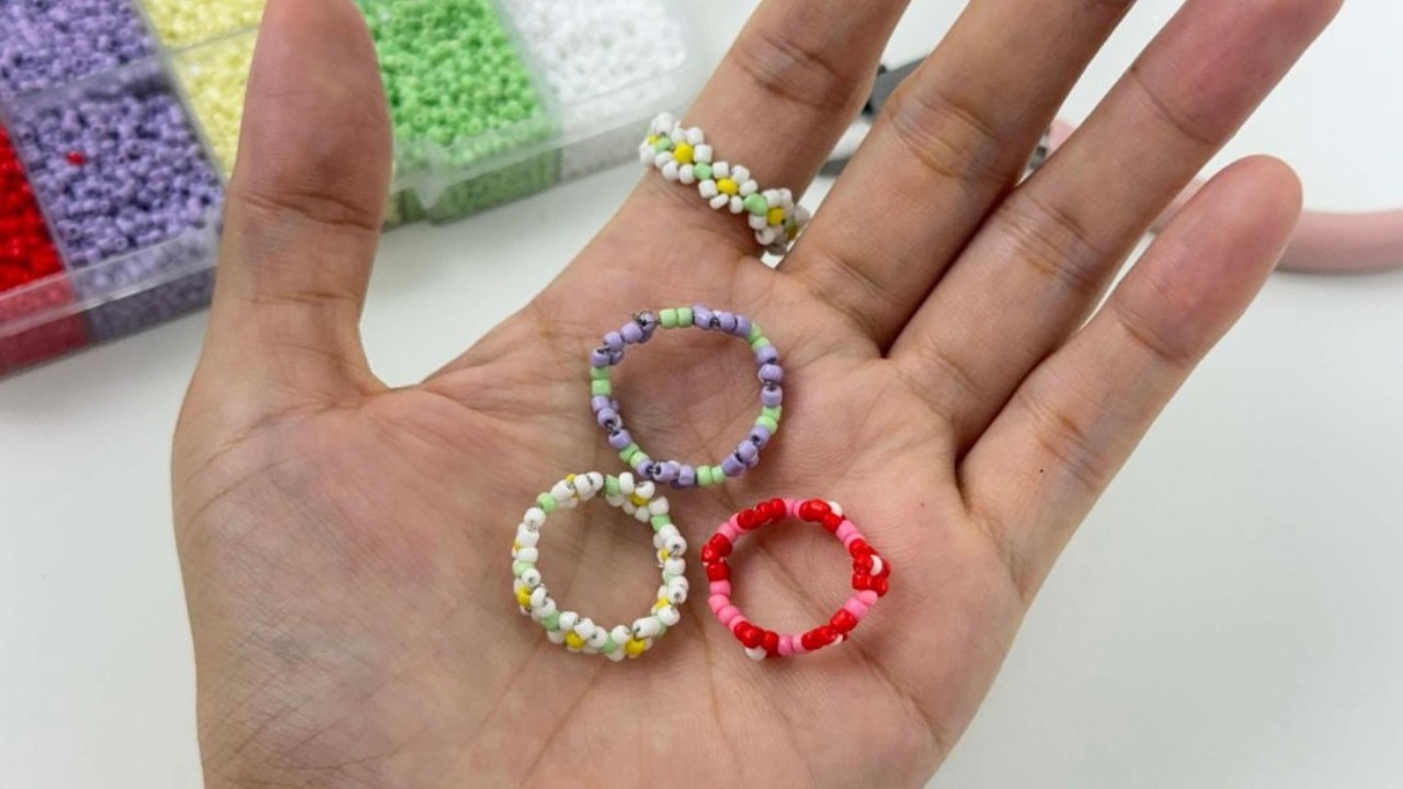 Easy DIY Daisy Bead Rings Crafts to Sell on Etsy for Easy DIY Daisy Bead Rings, Tiny daisy rings made from seed beads on elastic, and they take about four minutes each. That is