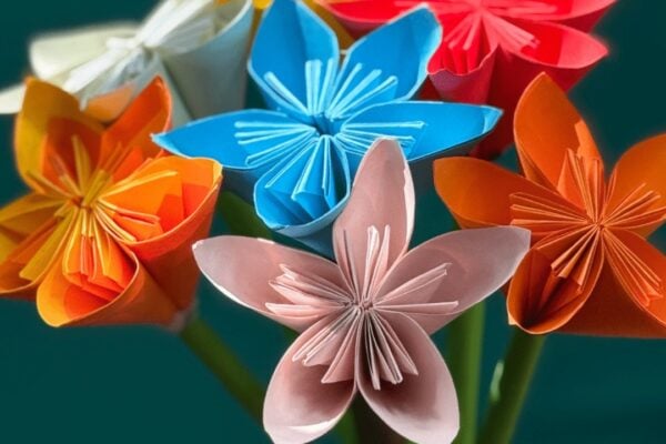 How to Make Origami Daffodils — easy step-by-step DIY tutorial.