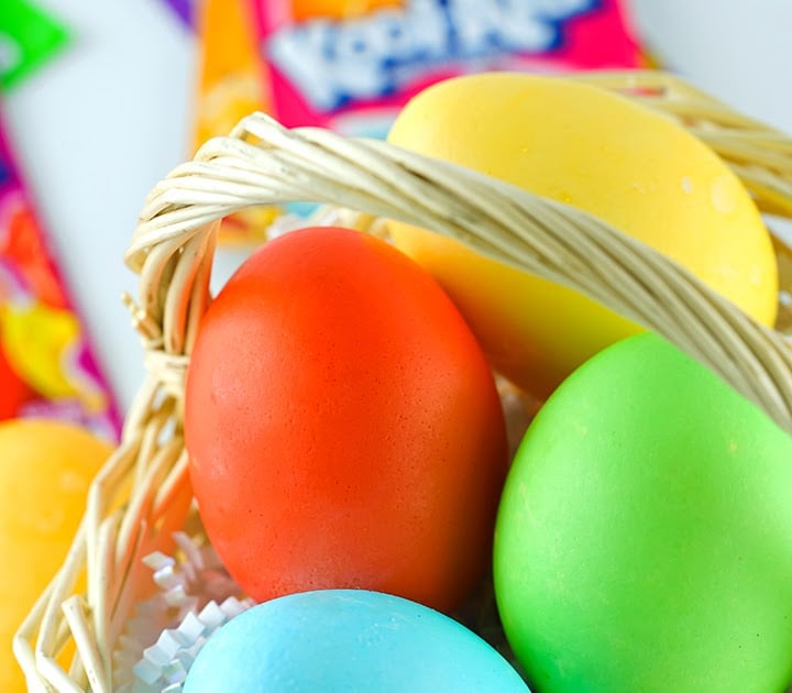 Easter egg decorating ideas — kool-aid dyed easter eggs, easy egg dyeing tutorial