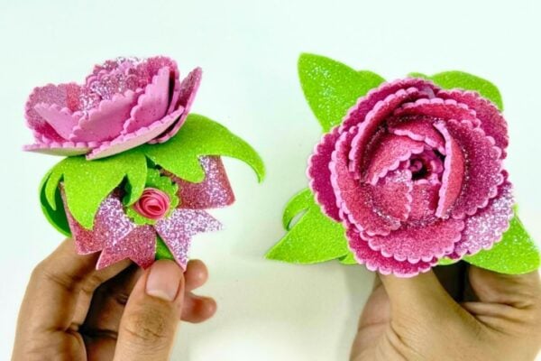 DIY Glitter Foam Flower Pen — easy step-by-step DIY tutorial.