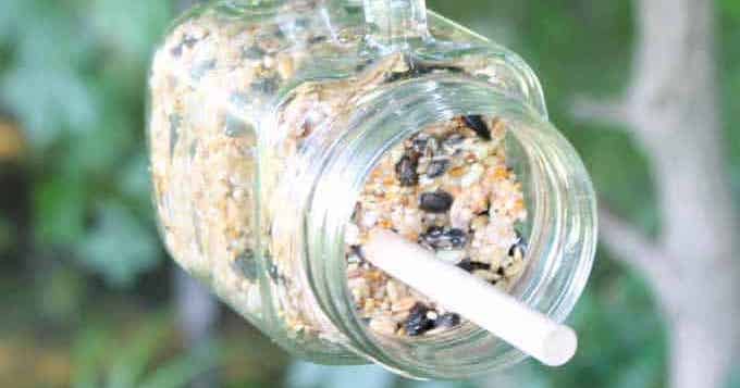 DIY Bird Feeders - Mason Jar Bird Feeder - Easy Upcycled Jar Feeder for the Garden DIY Bird Feeders - Mason Jar Bird Feeder - Easy Upcycled Jar Feeder for the Garden