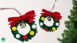 DIY Christmas Ornament With Pipe Cleaners — easy step-by-step DIY tutorial.
