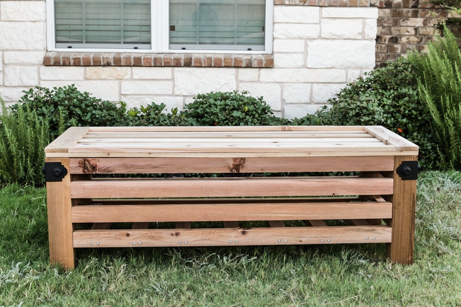 Outdoor Storage Ottoman - DIY Outdoor Furniture